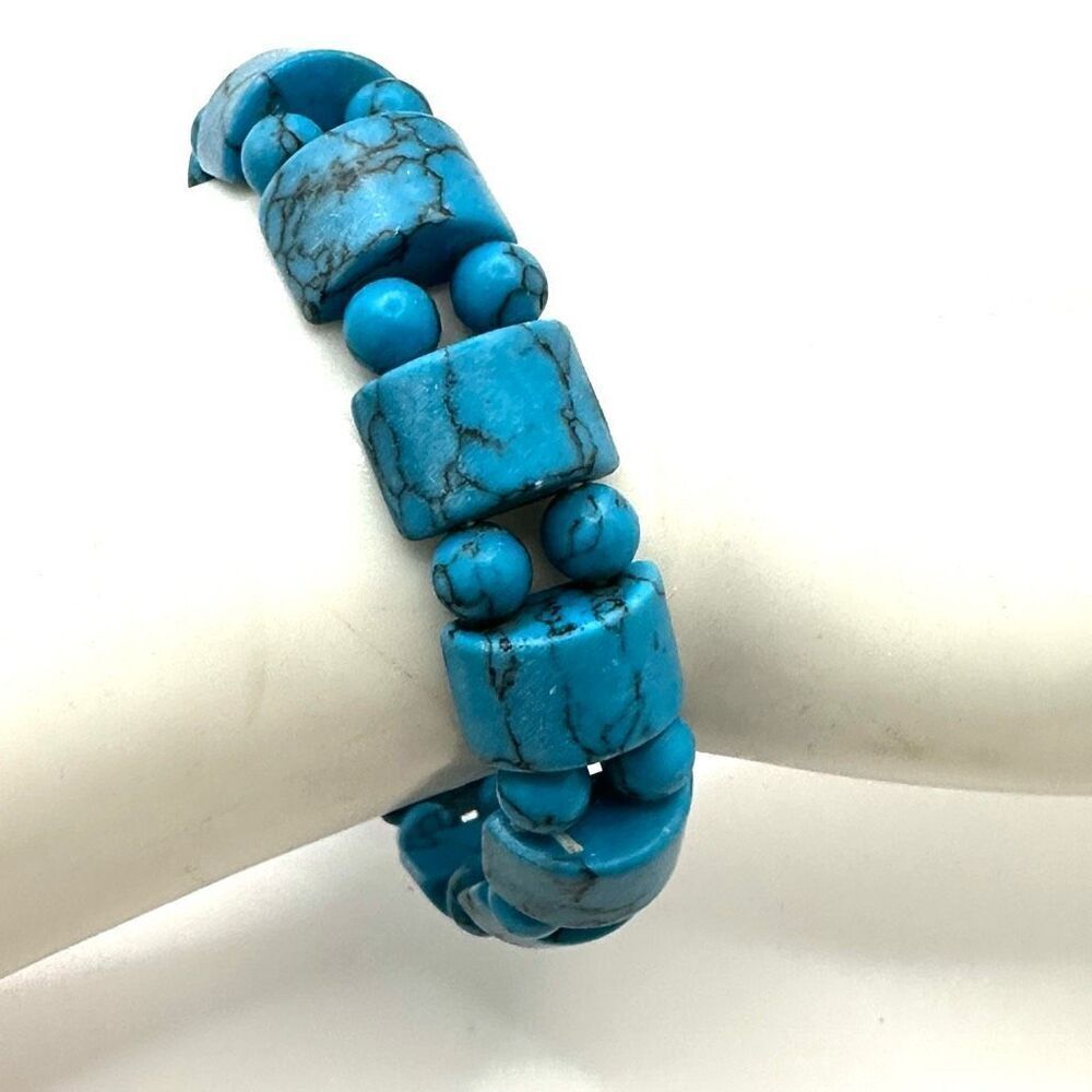Dyed howlite stretchy bracelet